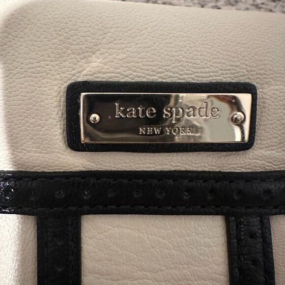 Kate Spade Cream and Black Leather Shoulder Bag with Chain Strap Bow Dust Bag - Picture 4 of 10